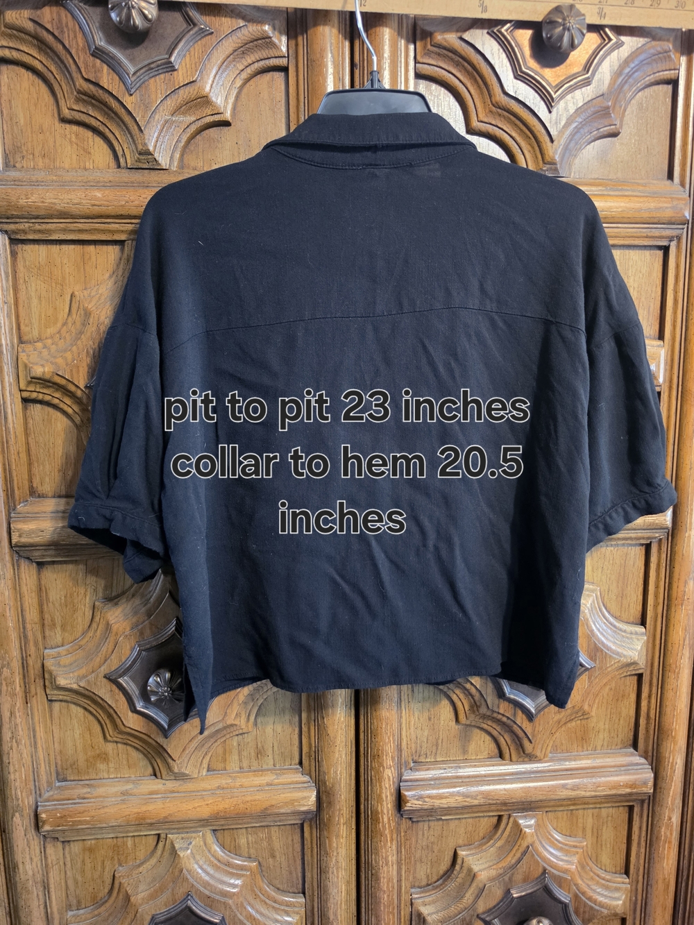 Moa Moa Black Boxy Cropped Button-Front Shirt - Picture 3 of 4